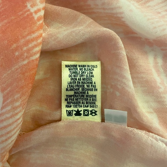 Women’s Bella Dahl Flowy Button Down Blouse - Picture 6 of 6